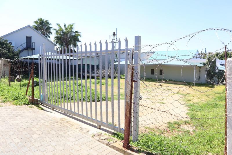 Commercial Property for Sale in Bergzicht Western Cape